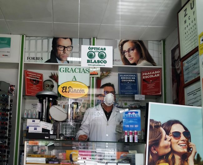 Donación Mampara Portectora Pequeño Comercio de Zaragoza Donación Mampara Portectora Pequeño Comercio de Zaragoza