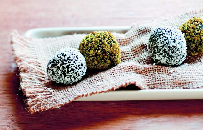Trufas de coco y pistacho